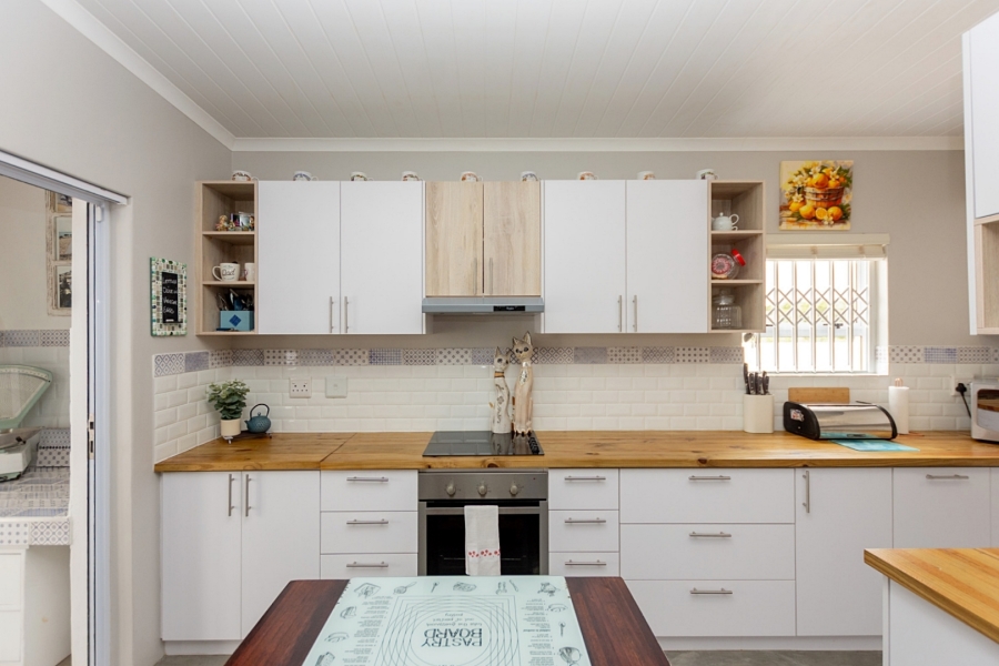 3 Bedroom Property for Sale in Britannia Bay Western Cape